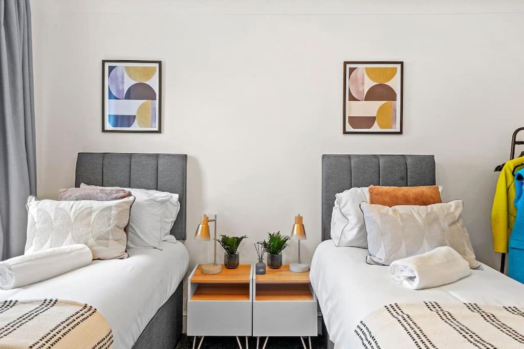 Cosy Apartment 5 Guests 3 Beds 1 Sofa Bed Lewisham London Bagian luar foto